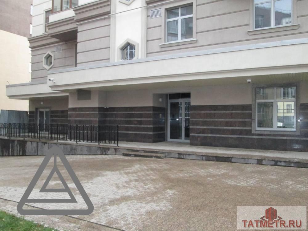 Коммерческая / Продажа / Офисы, Казань, Бехтерева улица, 34 384 000 Продается помещение свободного назначения, расположенное на 2-м этаже здания элитного ЖК «Падишах» по адресу ул....