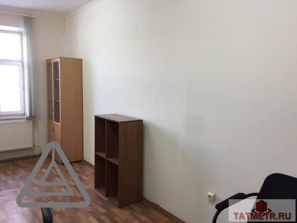 Коммерческая / Аренда / Офисы, Казань, Кремлевская улица, 12 000 Сдается помещение свободного назначения по адресу Кремлевская 25/35. В отличном состоянии. В помещении: —... - 2