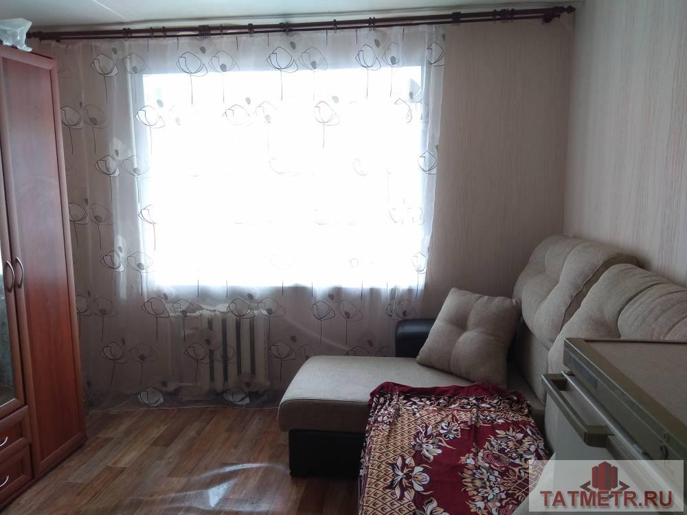 Продажа / Комнаты, Казань, Братьев Касимовых улица, 1 010 000 Продаю комнату. Общая площадь 14 кв.м. Дом кирпичный, комната очень теплая (не угловая). Хорошие соседи (4 семьи,... - 2