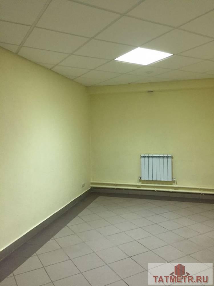 Коммерческая / Продажа / Офисы, Казань, Победы проспект, 8 900 Сдается офисное помещение общей площадью 18 кв.м., расположенное на 1-м этаже 4-х этажного торгово-офисного комплекса... - 2