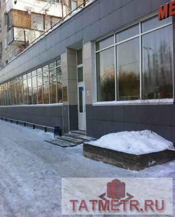 Коммерческая / Продажа / Торговые помещения, Казань, Хусаина Мавлютова улица, 44 500 Аренда помещения под торговлю, салон, любые виды услуг. 74 кв. м по 600 руб за 1 кв. м. Первая линия, первый этаж,...