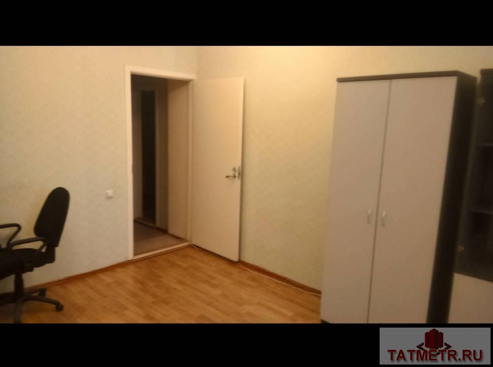 Коммерческая / Продажа / Офисы, Казань, Галиаскара Камала улица, 36 000 Cдаётся в аренду офисное помещение .Кабинет + комната отдыха + душевая . 1000 руб кв.м. В историческом центре города...