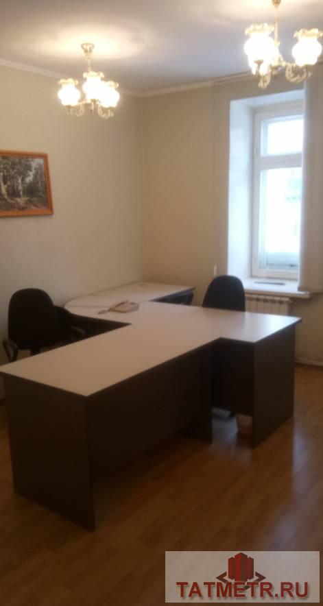 Коммерческая / Продажа / Офисы, Казань, Галиаскара Камала улица, 36 000 Cдаётся в аренду офисное помещение .Кабинет + комната отдыха + душевая . 1000 руб кв.м. В историческом центре города... - 1
