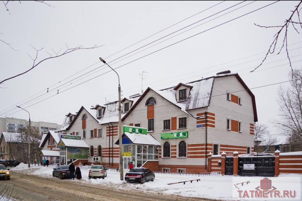Коммерческая / Продажа / Торговые помещения, Казань, Максимова улица, 40 000 Сдается в аренду помещение свободного назначения, по адресу Максимова 27Б, 1 этаж,1 линия. Лучший автомобильный и...