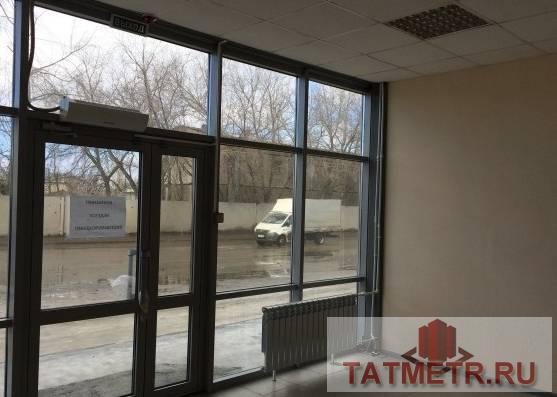 Коммерческая / Продажа / Торговые помещения, Казань, Приволжский район, 25 000 Сдается в аренду торговые павильоны в здании, расположенном по улице Магистральной, 77 (остановка «Нефтебаза»).... - 1