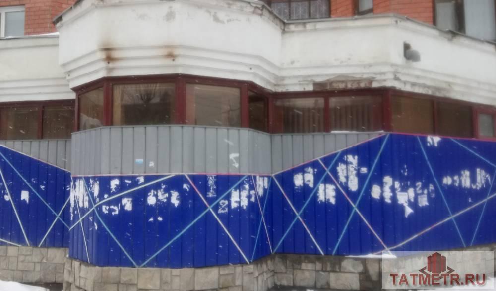 Коммерческая / Продажа / Торговые помещения, Казань, Гвардейская улица, 110 000 Сдается торговое помещение 143м² в аренду в пяти минутах от центра города. В подарок предоставляется цокольное...