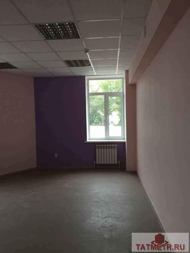 Коммерческая / Продажа / Офисы, Казань, Гвардейская улица, 43 550 Сдаю шикарный трехкомнатный офис, расположенный в новом бизнес-центре на Гвардейской. В офисе сделан новый ремонт.... - 1