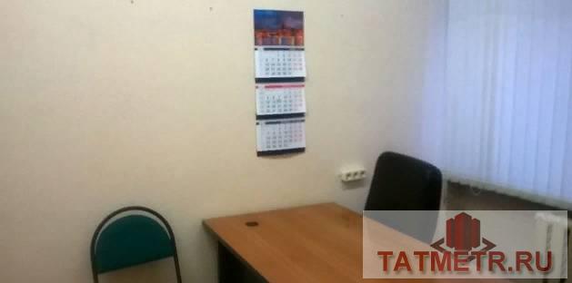 Коммерческая / Продажа / Офисы, Казань, Окольная улица, 12 000 Первая линия, первый этаж, удобная и большая парковка, отдельный кабинет, комплект офисной мебели, интернет и... - 3
