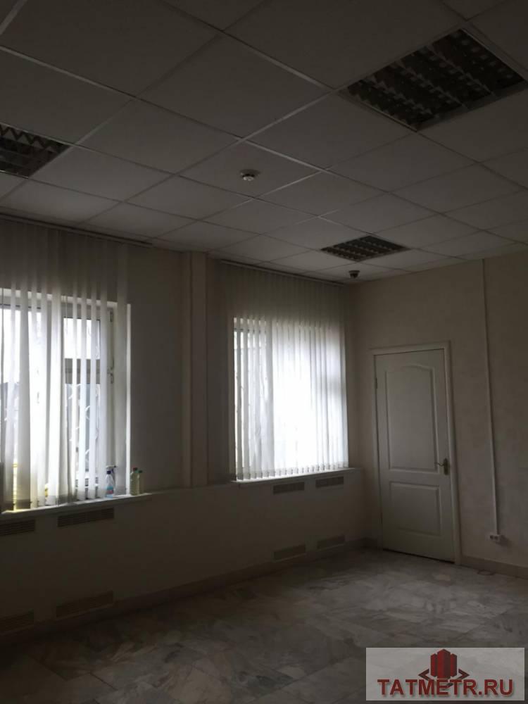 Коммерческая / Продажа / Офисы, Казань, Бухарская улица, 15 000 Сдаю офис, Советский район, все проведено, офис очень комфортабельный, после ремонта. Отдельный вход на второй этаж....