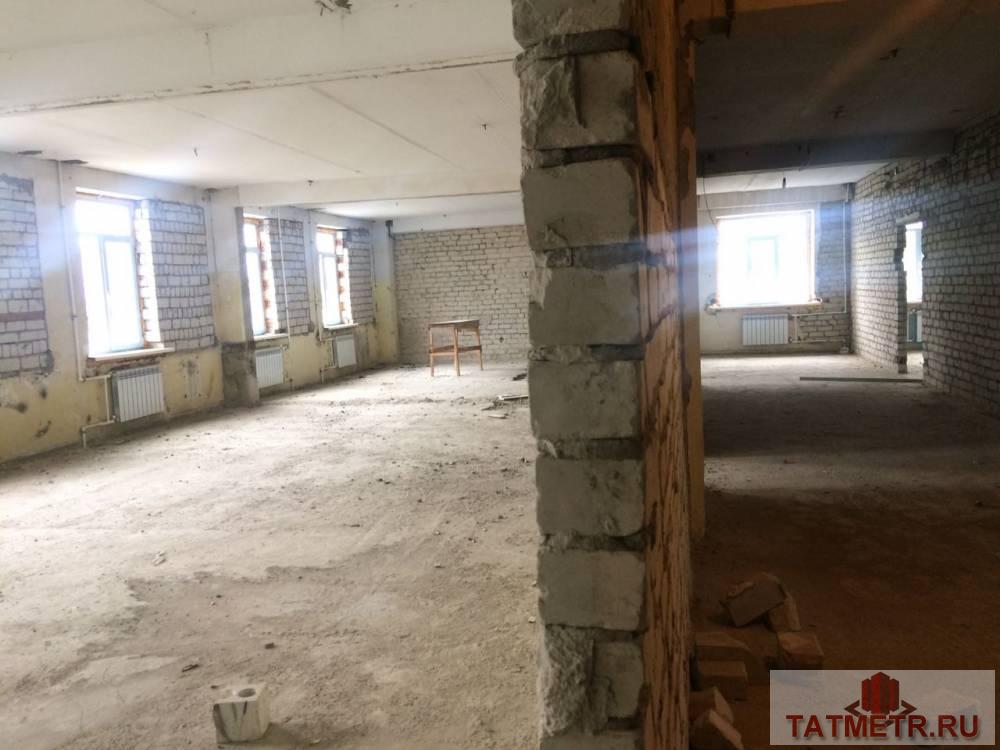 Коммерческая / Продажа / Производство и склады, Казань, Родины улица, 1 160 000 Сдается в аренду производственное здание 4 000м², при заезде собственник предоставят ремонт за свой счет. 600 клвт... - 10