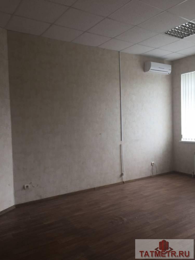 Коммерческая / Продажа / Офисы, Казань, Академика Лаврентьева улица, 42 000 Сдается офис в Ново-Савиновском районе, ул. Лаврентьева. В офисе выполнен ремонт, состоит из 2 комнат, В каждом... - 14