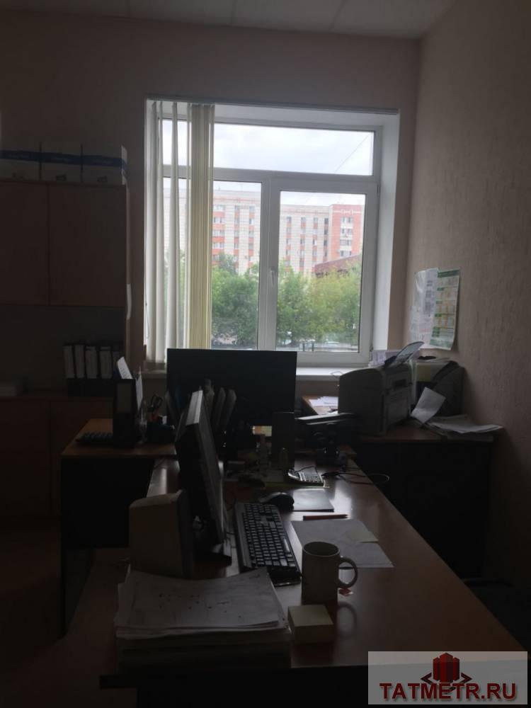 Коммерческая / Продажа / Офисы, Казань, Академика Лаврентьева улица, 42 000 Сдается офис в Ново-Савиновском районе, ул. Лаврентьева. В офисе выполнен ремонт, состоит из 2 комнат, В каждом... - 25