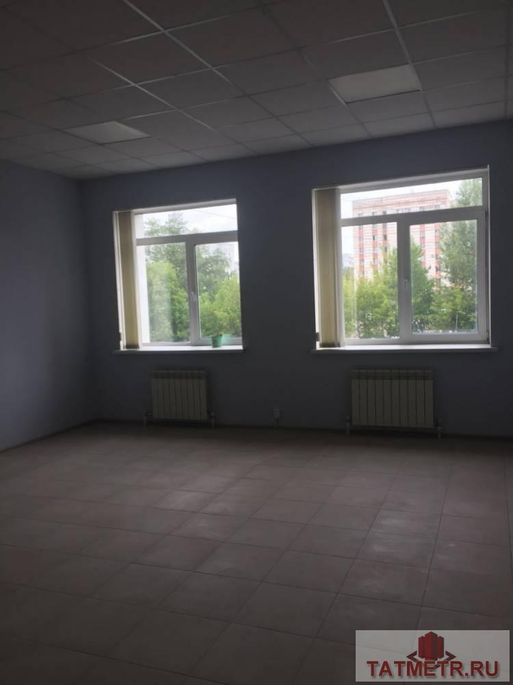 Коммерческая / Продажа / Офисы, Казань, Академика Лаврентьева улица, 21 000 Сдаю офис в Ново-Савиновском районе, расположенный в бизнес-центре по адресу Лаврентьева, д. 3. В офисе выполнен... - 3