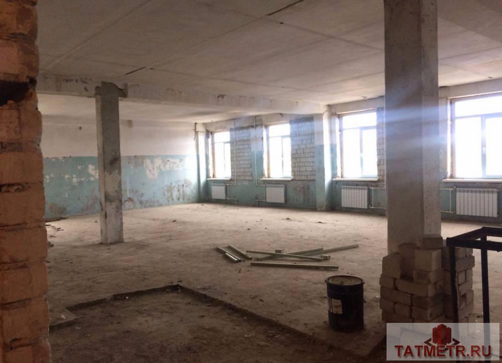Коммерческая / Продажа / Производство и склады, Казань, Родины улица, 112 000 Сдается в аренду производственное здание 4 000м², при заезде собственник предоставят ремонт за свой счет. 600 квт... - 2