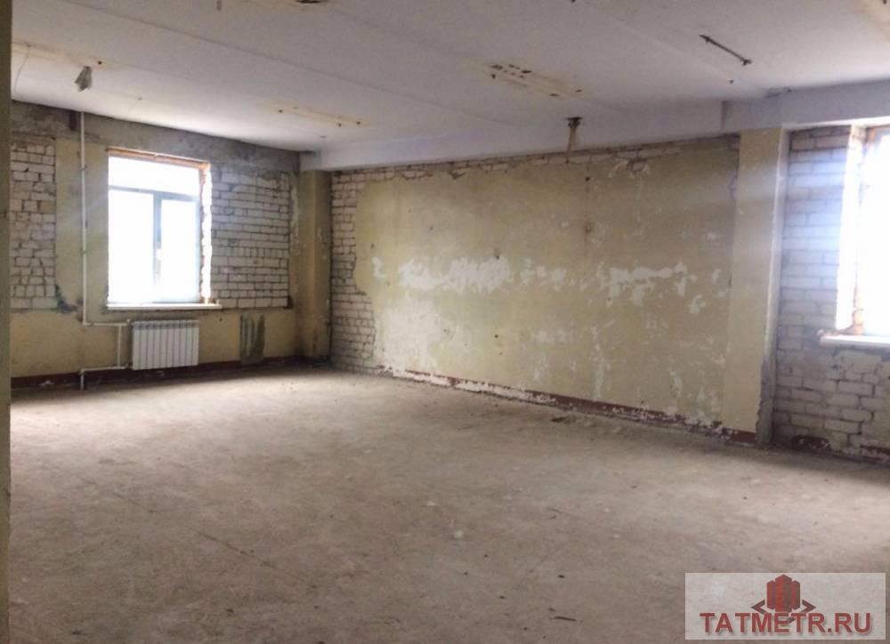 Коммерческая / Продажа / Производство и склады, Казань, Родины улица, 112 000 Сдается в аренду производственное здание 4 000м², при заезде собственник предоставят ремонт за свой счет. 600 квт... - 3