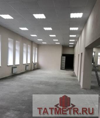 Коммерческая / Продажа / Офисы, Казань, Вяземская улица, 137 900 Сдается в аренду отдельно стоящее здание 394 м2 на участке 6 сот. в жилом районе Дербышек. Сделан отличный,... - 1
