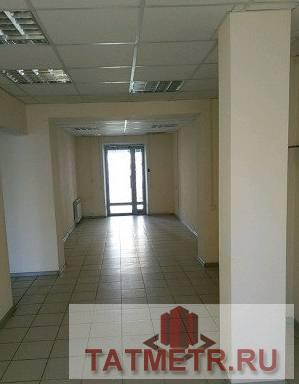 Коммерческая / Продажа / Офисы, Казань, Галии Кайбицкой улица, 84 900 Сдам помещение 94м2 с отличным ремонтом в жилом районе на первой линии от дороги. Своя входная группа с пандусом.... - 1