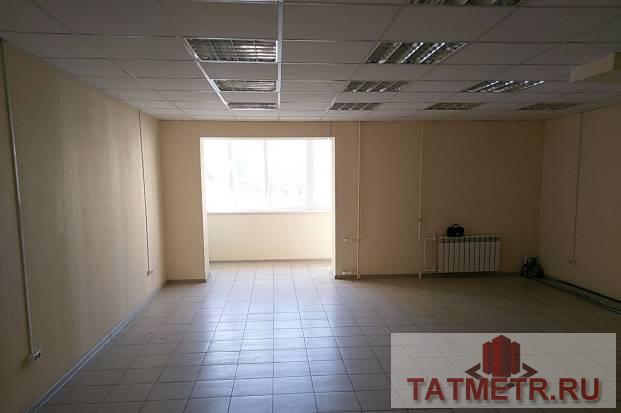Коммерческая / Продажа / Офисы, Казань, Галии Кайбицкой улица, 84 900 Сдам помещение 94м2 с отличным ремонтом в жилом районе на первой линии от дороги. Своя входная группа с пандусом.... - 3