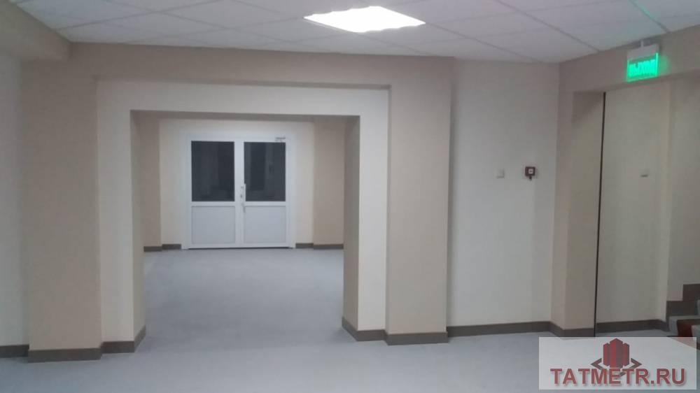 Коммерческая / Продажа / Торговые помещения, Казань, Победы проспект, 59 400 Предлагаются в аренду торговые площади, расположенные на цокольном этаже в современном торгово-офисном центре... - 12