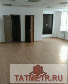 Коммерческая / Продажа / Торговые помещения, Казань, Алтынова улица, 48 000 В отдельно стоящем здании от дороги, по ул. Алтынова 15а, на 2-ом этаже сдается помещение 60м2 стоимостью 800р.м2 с... - 1