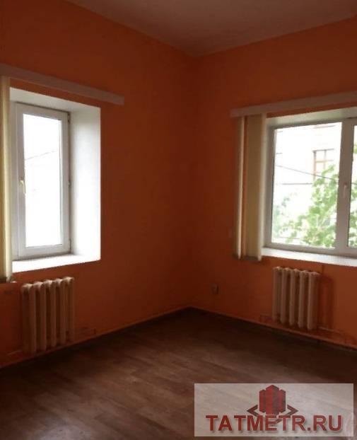 Коммерческая / Аренда / Офисы, Казань, Петербургская улица, 43 000 Помещение под офисы. Хороший ремонт. Центр города. В 5 минутах станция метро Тукая. Окна на пешеходную улицу...