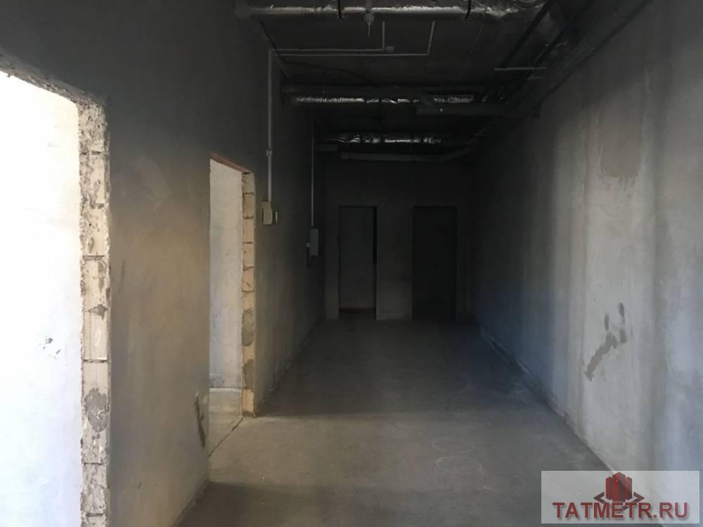 Коммерческая / Продажа / Офисы, Казань, Павлюхина улица, 6 000 000 На первом этаже 19-ти этажного жилого дома продается нежилое помещение с отдельной входной группой. Общая площадь...