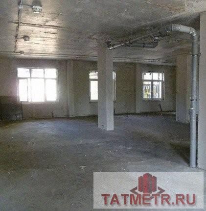 Коммерческая / Продажа / Офисы, Казань, Фатыха Карима улица, 9 639 000 Нежилое помещение на первом этаже 6-ти этажного жилого дома дома в центре города с отдельной входной группой....