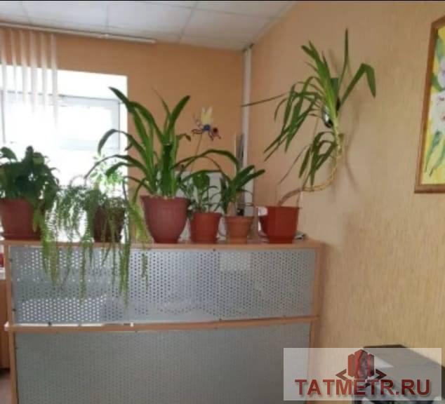 Коммерческая / Продажа / Офисы, Казань, Лушникова улица, 110 000 Приглашаются арендаторы в помещение расположенного по адресу ул. Лушникова д.8 Сдаются офисы от 28 кв.м. 1-й этаж,... - 1