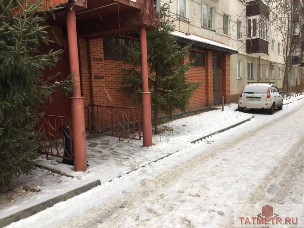 Коммерческая / Продажа / Офисы, Казань, Дементьева улица, 95 000 Сдаю помещение свободного назначения, расположенное на первой линии по улице Даурская. До метро - всего лишь 1 минута...