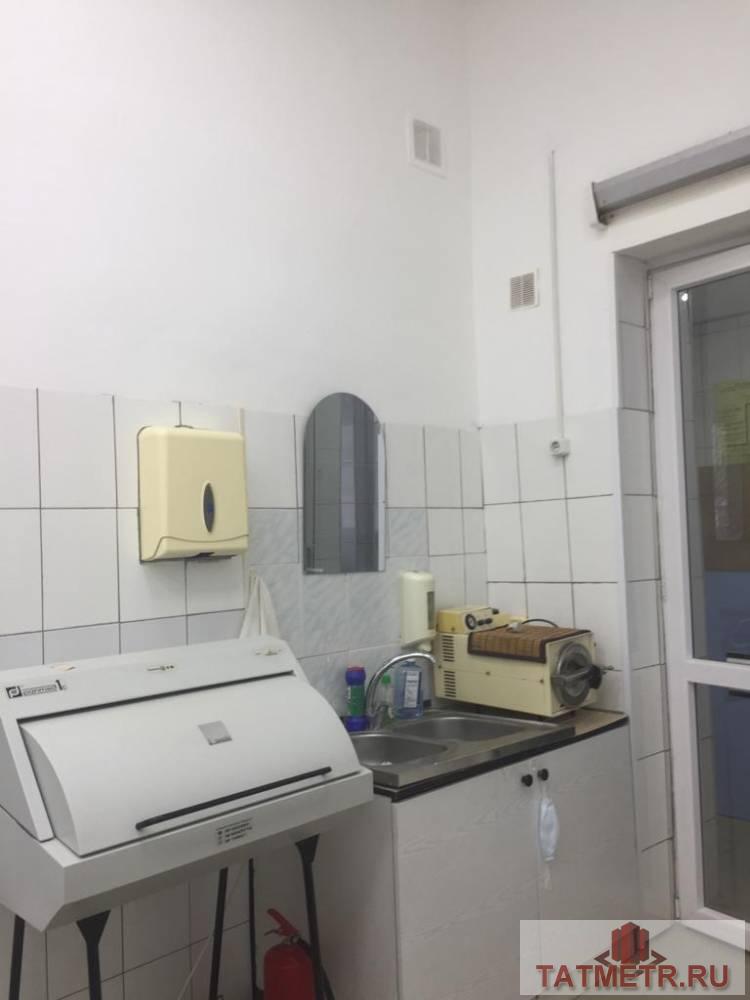Коммерческая / Продажа / Гостиницы и отели, Казань, Фатыха Амирхана улица, 3 300 000 Продается действующий бизнес. Стоматология. Расположена в Ново-Савиновском районе, Амирхана, д. 41. Первая линия,... - 8