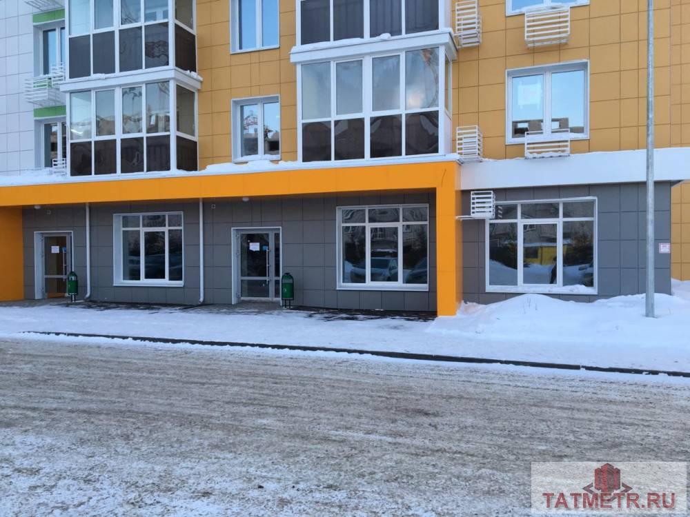 Коммерческая / Продажа / Офисы, Казань, Азата Аббасова улица, 100 000 Предлагается в аренду помещение свободного назначения, расположенное в новом жилом комплексе 'Весна', по адресу ул.... - 1