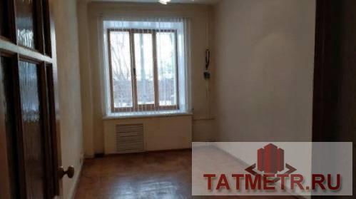 Коммерческая / Продажа / Офисы, Казань, Маленькая улица, 35 000 Помещение от собственника с отличным светлым ремонтом. 4 кабинета. СТАЛИНКА. Высокие потолки, пластиковые окна,... - 3