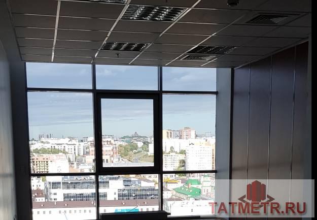 Коммерческая / Продажа / Офисы, Казань, Спартаковская улица, 46 500 В самом центре города в бизнес центре класса А предлагаем в аренду офис на 14 этаже 30,1м2. Витражные окна с красивым...
