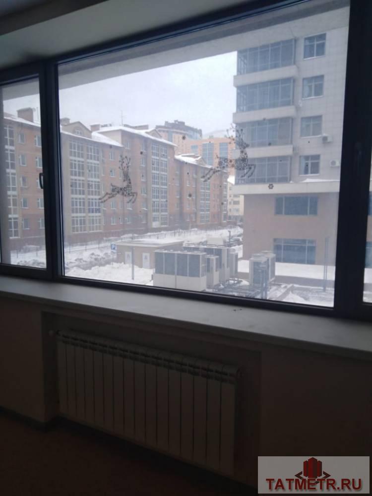Коммерческая / Продажа / Офисы, Казань, Ново-Савиновский район, 387 000 Сдается в аренду помещение площадью- 387 кв.м. Расположено на 1-й линии 1-м этаже с отдельным входом Высокий... - 4
