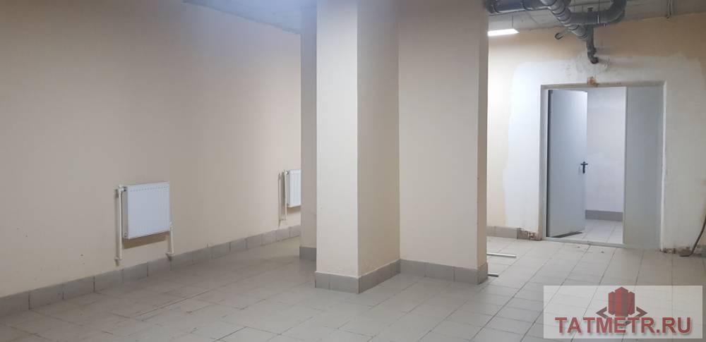 Коммерческая / Продажа / Офисы, Казань, 1 Мая улица, 9 450 Предлагаем в аренду помещение 27,51м2 в Адмиралтейско-оздоровительном комплексе в высоком цоколе, потолки 3м. Отлично... - 1
