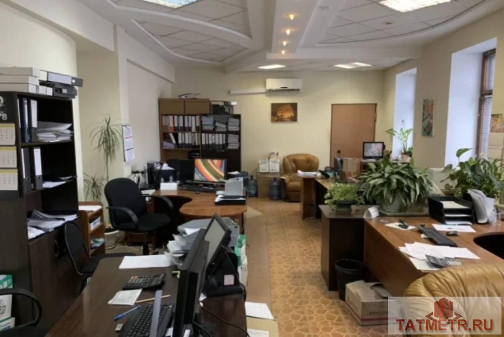 Коммерческая / Продажа / Офисы, Казань, Лево-Булачная улица, 52 000 Предлагаем в аренду офис 65м2 в самом центре города. Состоит из 3 кабинетов (45м2, 8,5м2, 6,2м2) и комнаты приема... - 1