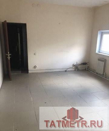 Коммерческая / Продажа / Производство и склады, Казань, жилой массив Самосырово, 225 000 На первой линии от дороги сзади Эдельвейса сдается склад 900м2. Отапливается газовым котлом, своя скважина, наливные... - 6