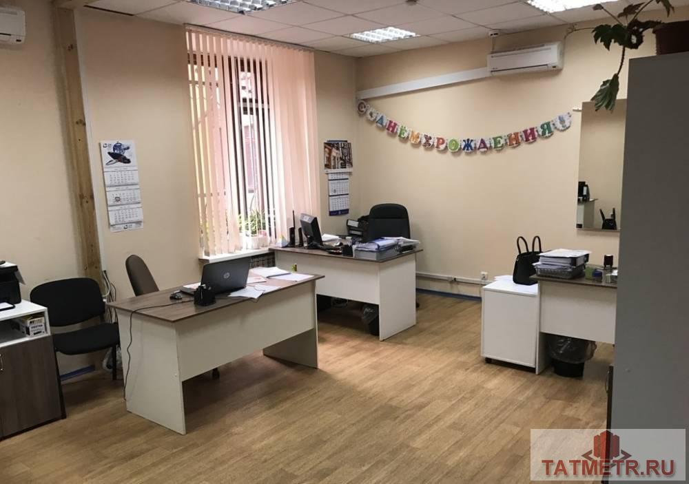 Коммерческая / Продажа / Офисы, Казань, Каюма Насыри улица, 60 000 Предлагаем в аренду офис в историческом центре города. Первый этаж в жилом доме, отдельная своя входная группа с... - 3