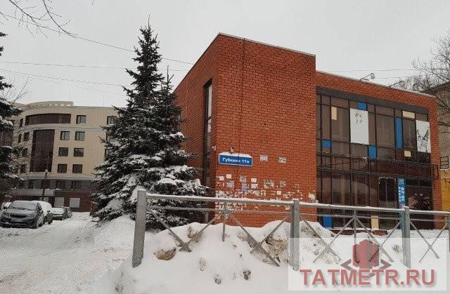 Коммерческая / Продажа / Офисы, Казань, Академика Губкина улица, 171 000 Предлагаем в аренду отдельно стоящее здание на первой линии от дороги. Цоколь 62,2м2, 1 этаж 67,5м2, 2 этаж 60,5м2....
