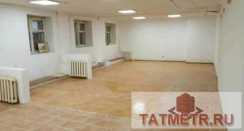 Коммерческая / Аренда / Офисы, Казань, Лейтенанта Шмидта улица, 65 000 Первая линия ,4зала,1мини кухня со всем необходимым даже есть своя Вент труба до крыши дома (как у кафе)...