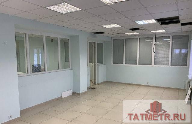 Коммерческая / Продажа / Офисы, Казань, Островского улица, 224 700 Сдается в аренду большой офис 321м2 в исторической части города. Помещение с косметическим ремонтом. Имеются все...