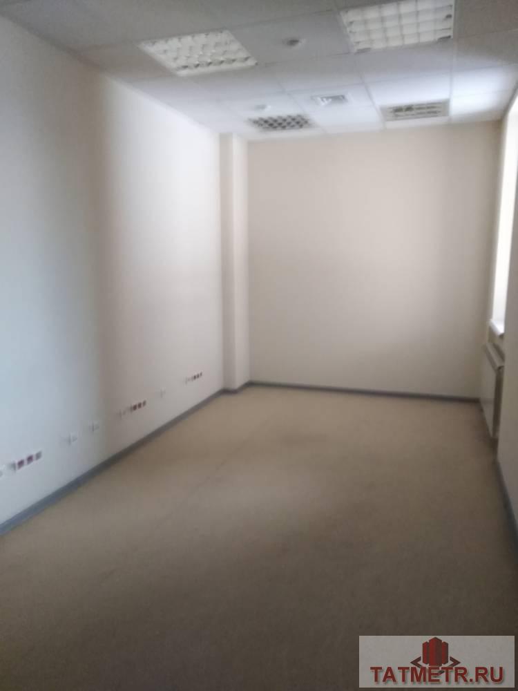 Коммерческая / Продажа / Офисы, Казань, Космонавтов улица, 14 350 Сдам офисное помещение площадью 27 кв. в бизнес центре. Автомобильная парковка находится рядом. Оплата за первый и...