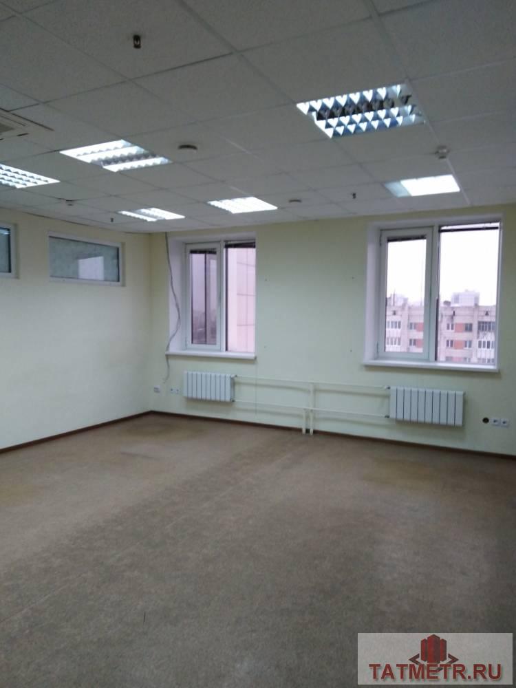 Коммерческая / Продажа / Офисы, Казань, Космонавтов улица, 14 350 Сдам офисное помещение площадью 27 кв. в бизнес центре. Автомобильная парковка находится рядом. Оплата за первый и... - 1