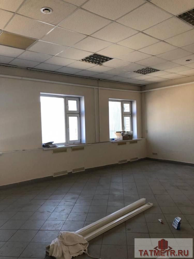 Коммерческая / Аренда / Офисы, Казань, Бухарская улица, 24 700 Сдается уютный офис, расположенный по адресу Бухарская 3а. В офисе выполнен свежий ремонт, площадь 52 кв.м., при... - 8