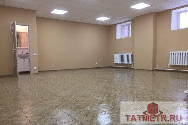Коммерческая / Аренда / Офисы, Казань, Гарифа Ахунова улица, 25 000 Сдается в аренду помещение 63м2 с отличным ремонтом и отдельным входом. Расположено в высоком цоколе с окнами. Все...