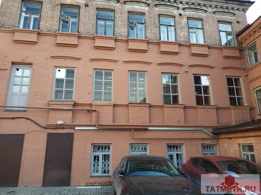Коммерческая / Аренда / Офисы, Казань, Баумана улица, 60 000 Сдаётся помещение на втором этаже. Свой дворик с парковочные и местами. Проведена пожарная и охранная сигнализация.... - 2