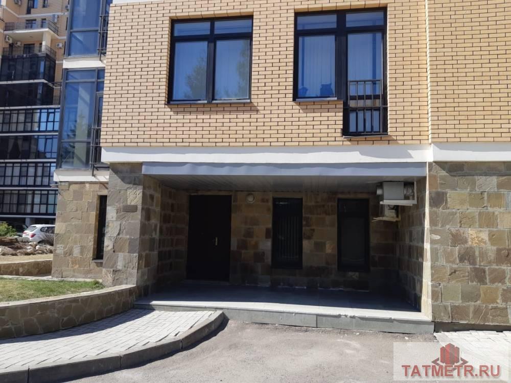 Коммерческая / Аренда / Офисы, Казань, Вахитовский район, 220 000 Предлагается в аренду шикарное Помещение офисного/свободного назначения, расположенное по адресу Толстого 14А. ЖК...
