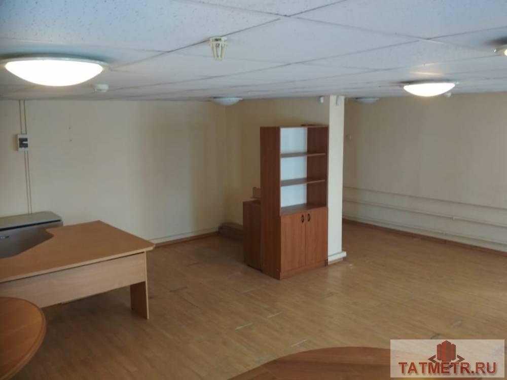 Коммерческая / Аренда / Офисы, Казань, Вахитовский район, 27 000 Сдается в аренду офис 54м2 в самом центре города. Состоит из 2-х кабинетов (12 и 42)м2. Имеется парковка со... - 3