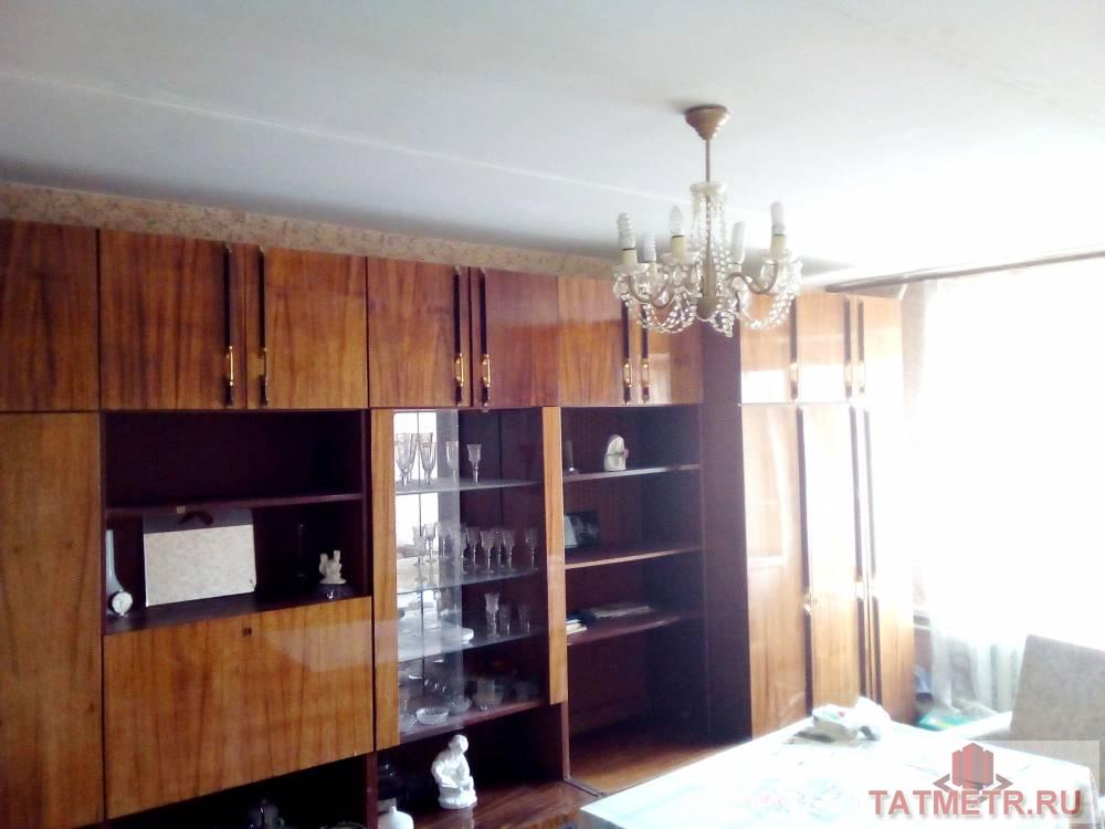 Продажа / Квартиры, Зеленодольск, Тургенева улица, 1 750 000 Просторная квартира с балконом, не угловая. Свободна от проживания. Взрослый собственник, чистая продажа. Вблизи от... - 1
