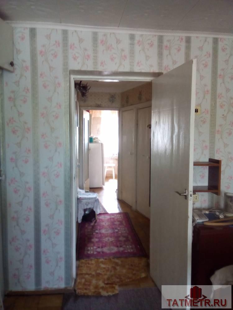 Продажа / Квартиры, Зеленодольск, Тургенева улица, 1 750 000 Просторная квартира с балконом, не угловая. Свободна от проживания. Взрослый собственник, чистая продажа. Вблизи от... - 2